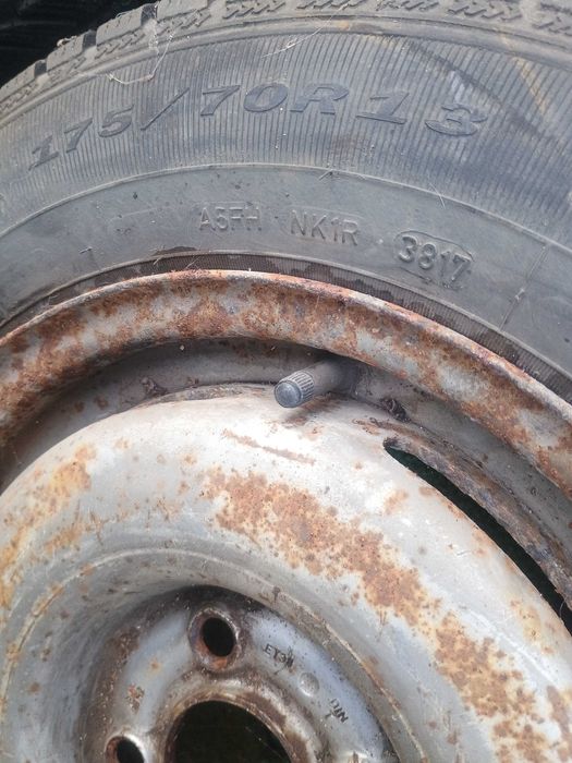 Зимни гуми 13 с железни джанти за vw opel seat 4x100