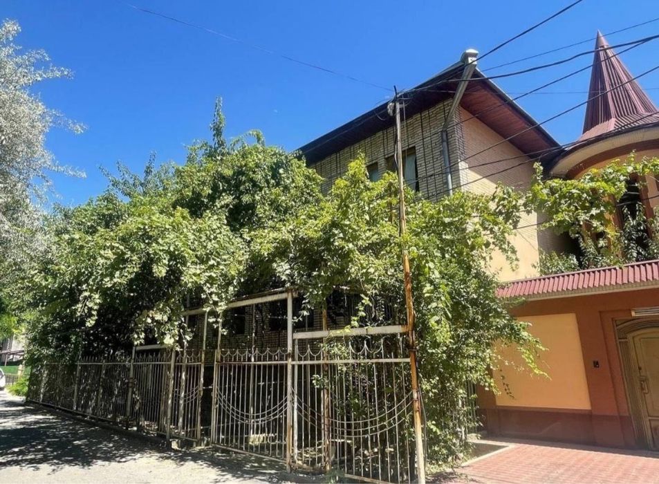 Инвестиционный участок 10 соток с домом в центре Ташкента, Яккасарай