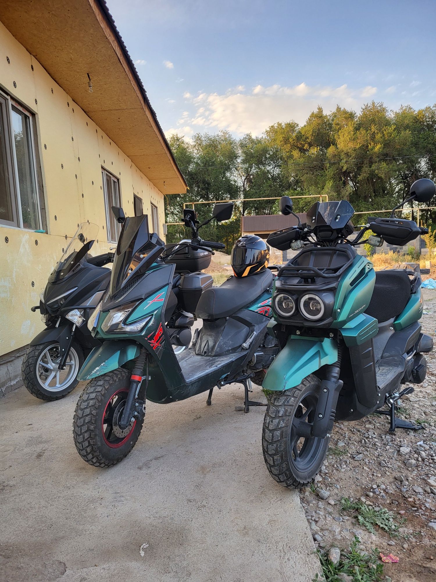 N MAX 200CC Скутер