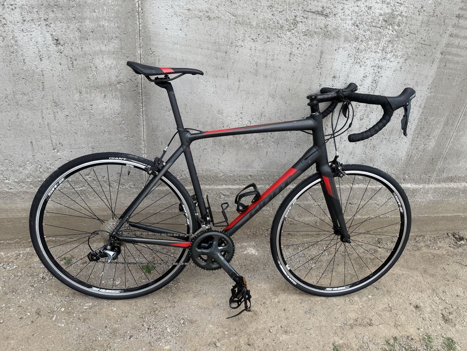 Giant cursuiera tiagra