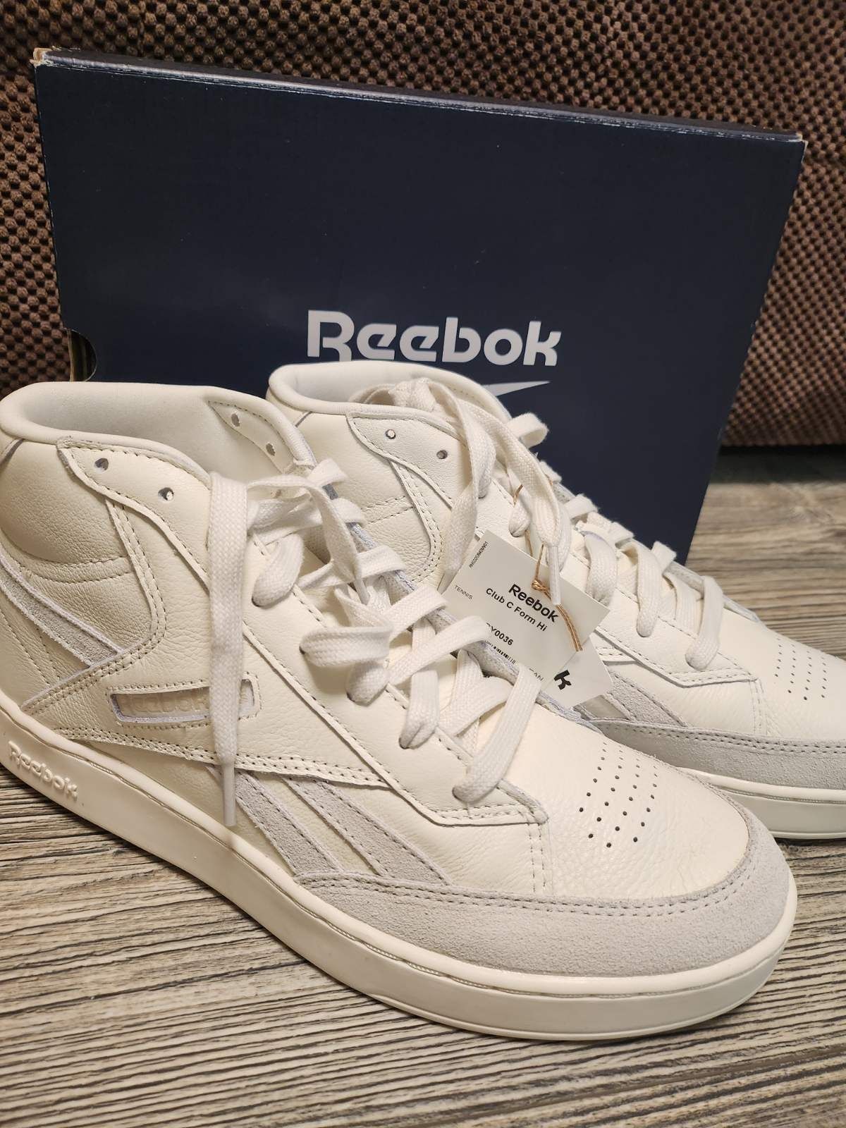 Чисто нови обувки REEBOK
