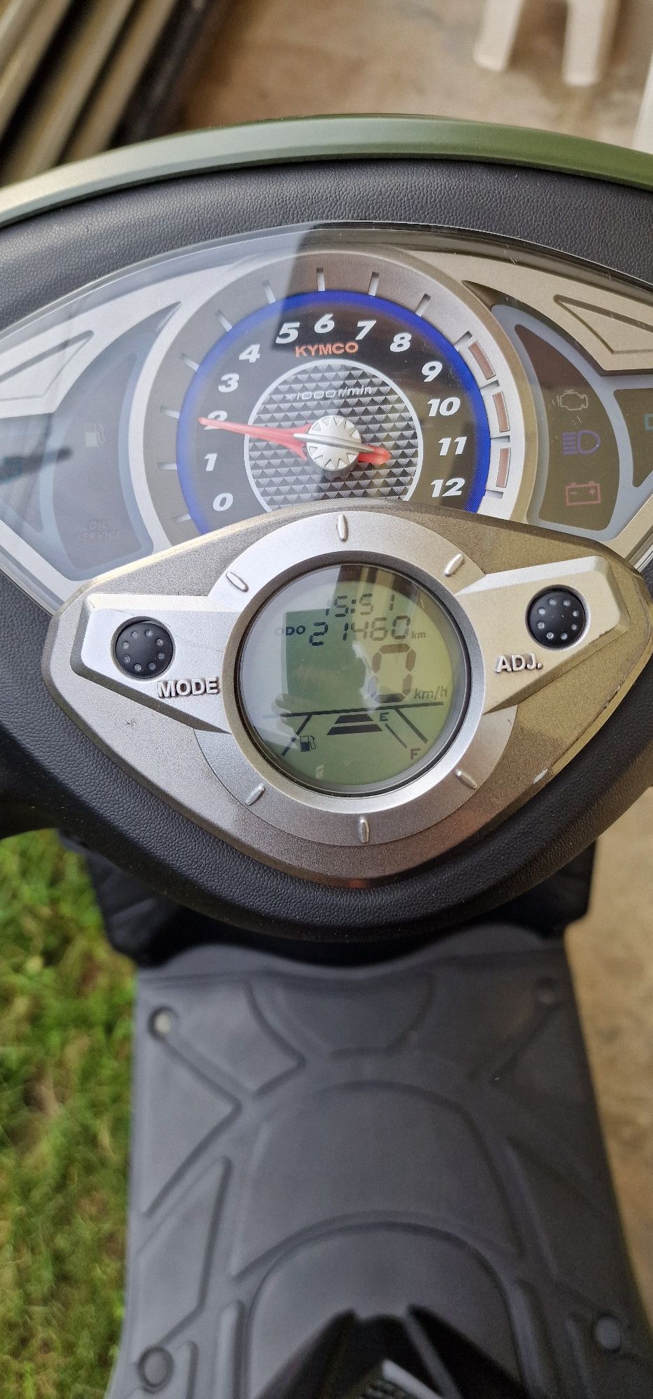 Скутер kymco muvies 125i топ състояние, като нов