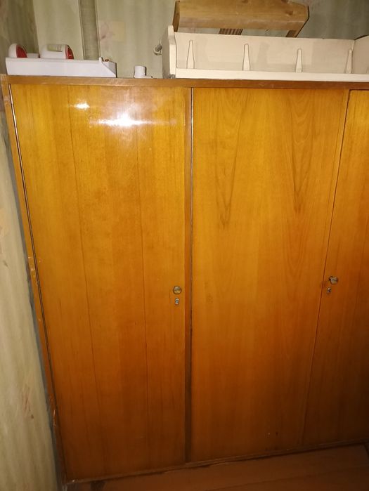 Продам шифонер деревянный