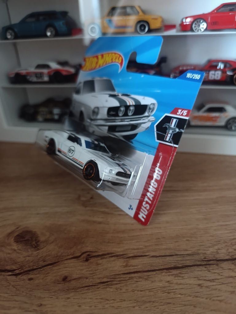 Колекционерски коли Hot wellies

Hot wheels Mercedes,Audi