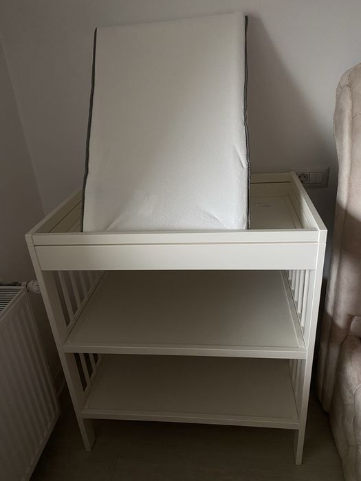 Masă de înfăsat + saltea + husă la saltea