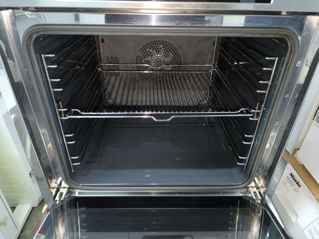 Фурна  Miele H2267B с индукционен плот.