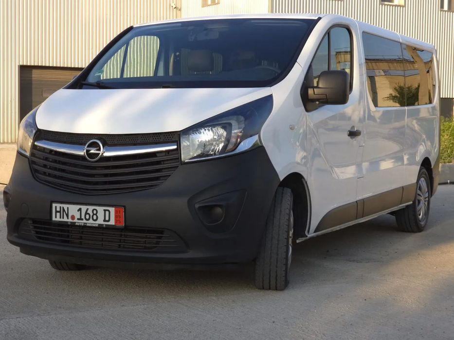 Opel Vivaro Vând Opel Vivaro 1.6 diesel, 121 CP, an 2019, 8+1 locuri.