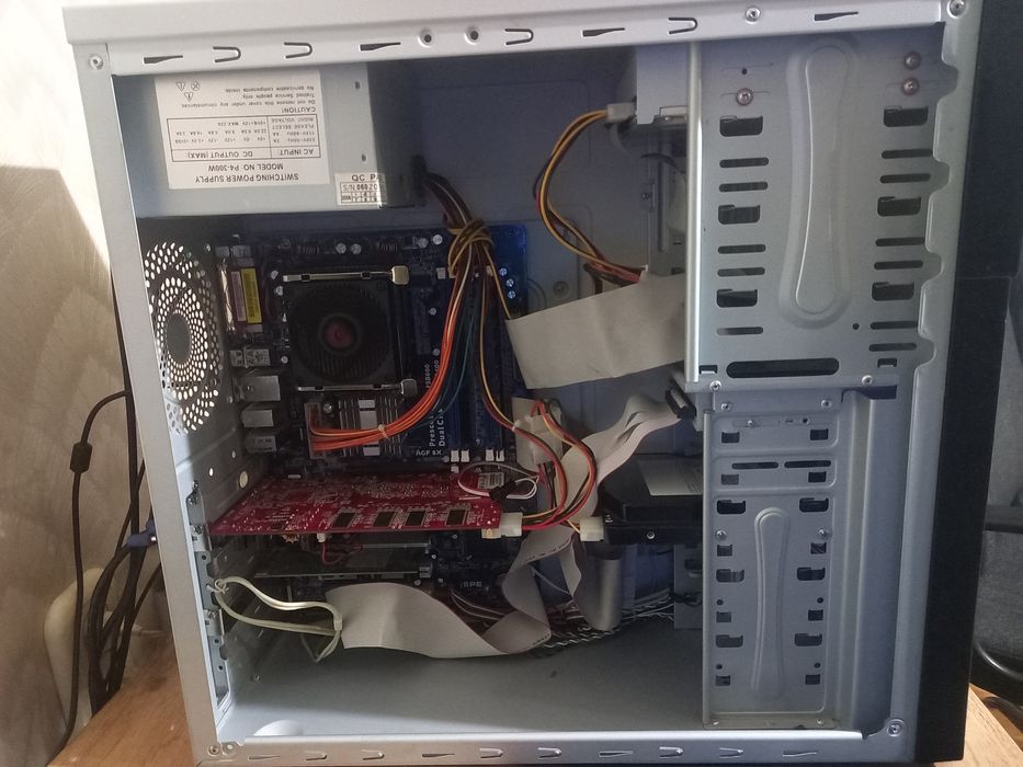 Продаётся системный блок DDR1. Всё работает!

Продаё