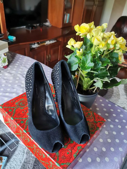 pantofi zara marimea 39-39.5