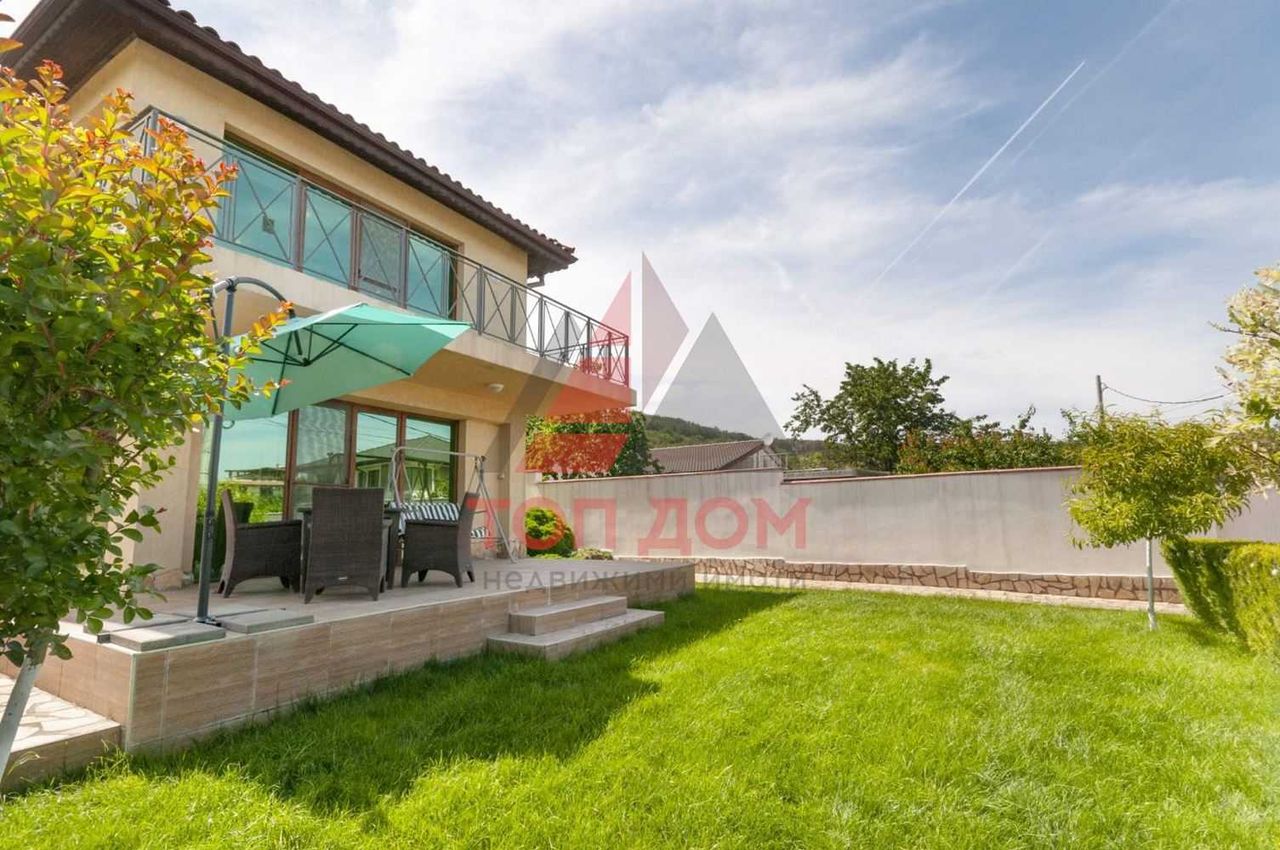 Продава се Къща в Варна, м-т Траката - 201 кв.м за 1966 €/кв.м - Снимка #2