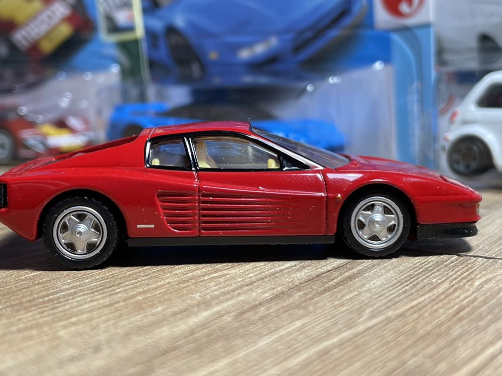 Ferrari Testarossa(type f-110) - модель 1:64