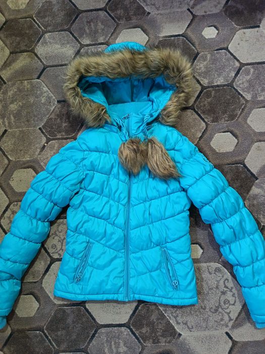 Куртка на девочку на 7-8 лет