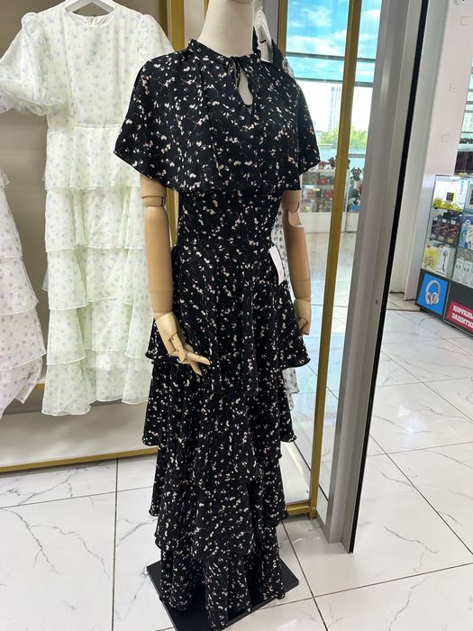 Оригинальное платье.Новое