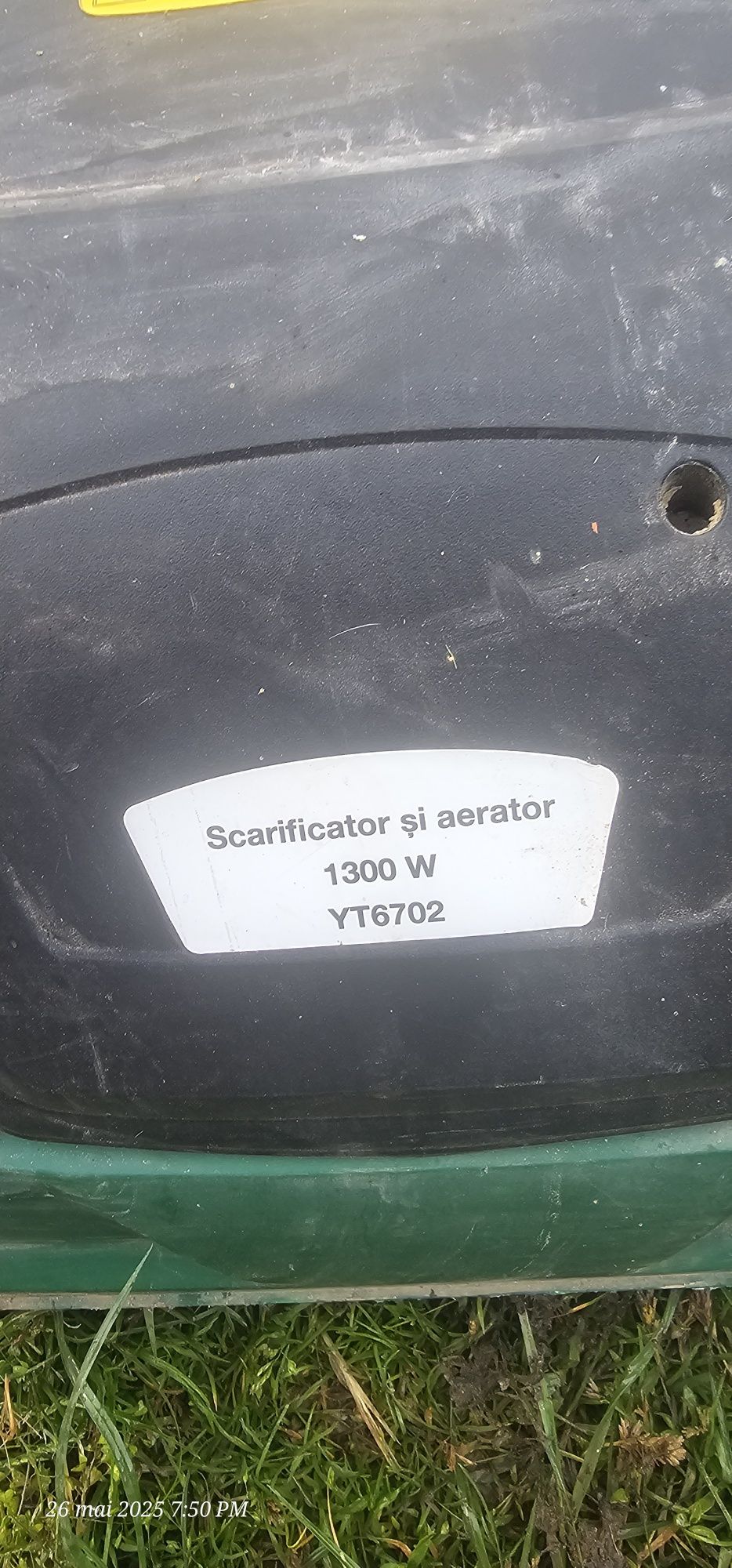 Scarificator și aleator gazon