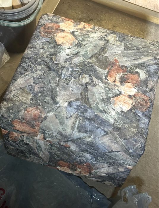 Pufik srochno sotiladi narxi 500000 ming aniq oladiganlar bolsa kelsha