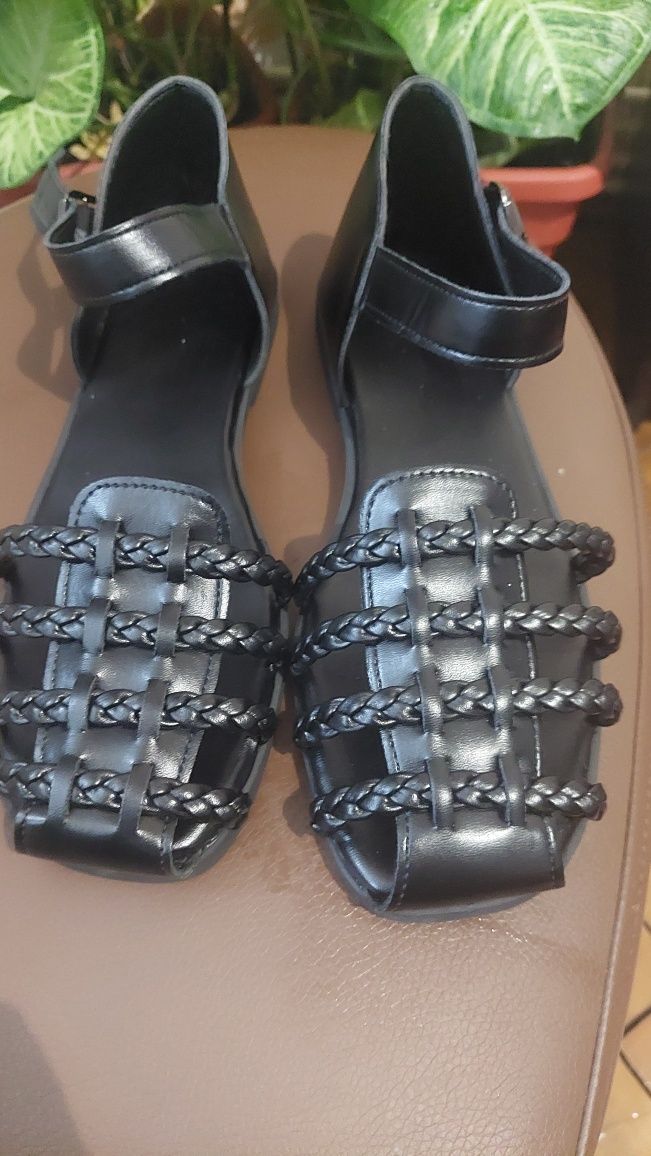 Sandale cu talpa joasa elegante