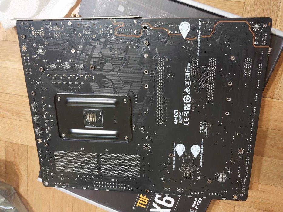 MSI X570 Gaming Pro CARBON Wi-Fi (със забележка)