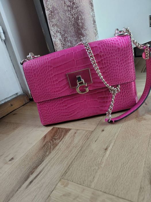 Дамска чанта Guess