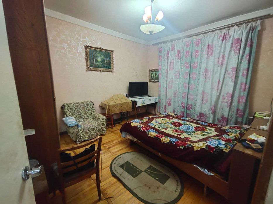 Срочно продаю квартиру по улице Садык Азимова 2/4/4 Площадь 82м2 "