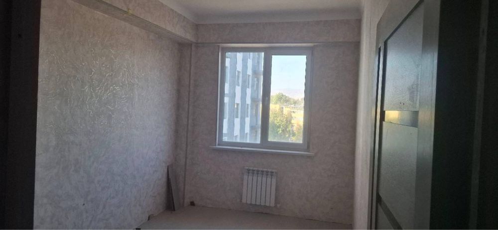 Чирчик шахар 2 микро район Янги Узб 2х сотилади Нархи 32.000$ Наличка