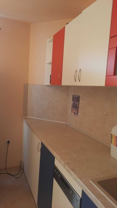 Продавам кухня+ кухненеска печка и миялна