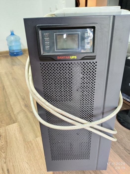 UPS Источник безперебойного питания