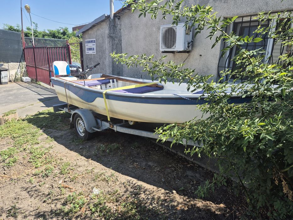 Vand barca black sea fishing 510 cu motor e-tec 30cp si peridoc