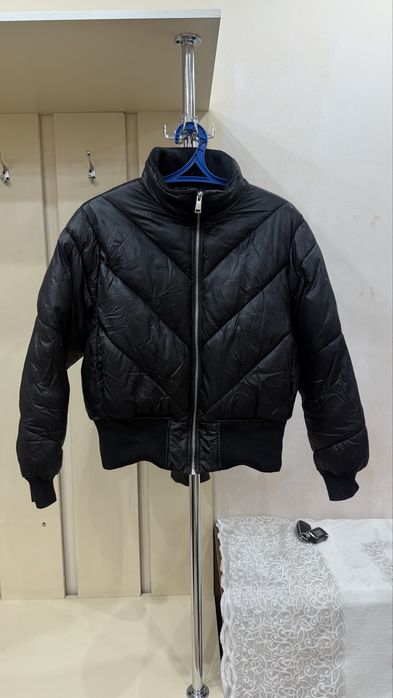 Продам куртку осенно-весенно за 5000 тг.