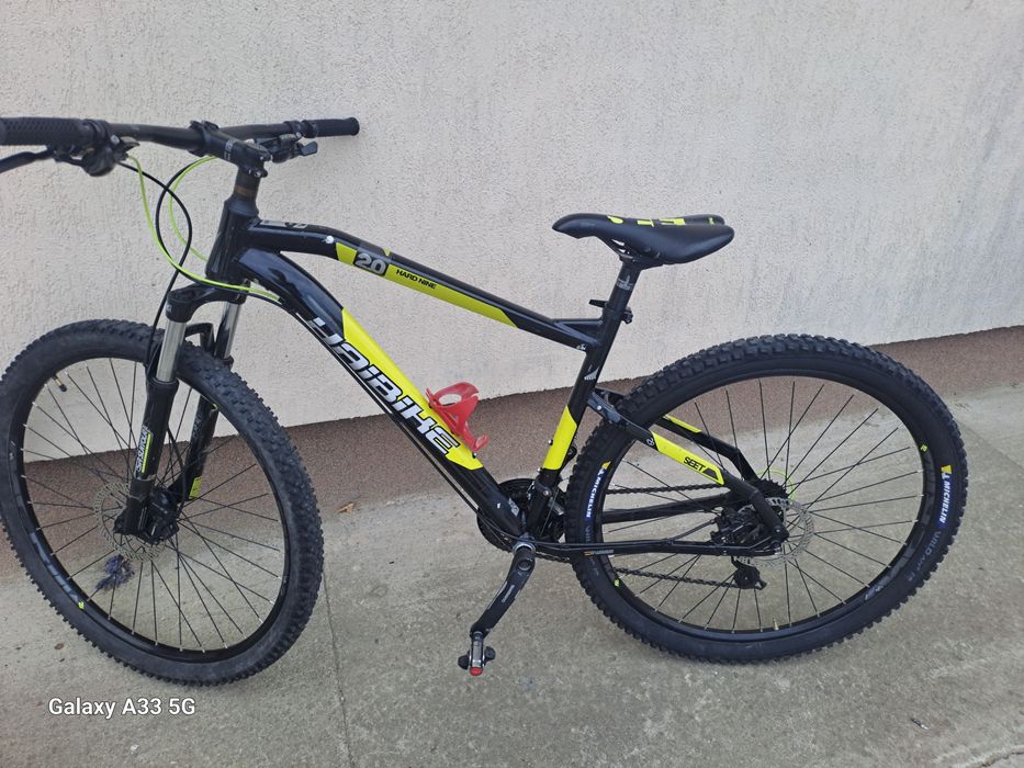Vând bicicletă  rou