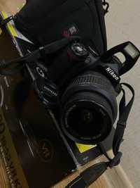 Продам зеркальный фотоаппарат Nikon D3000