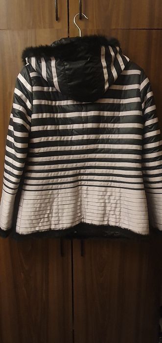 Haina dama eleganta cu guler și margine din blana neagraa