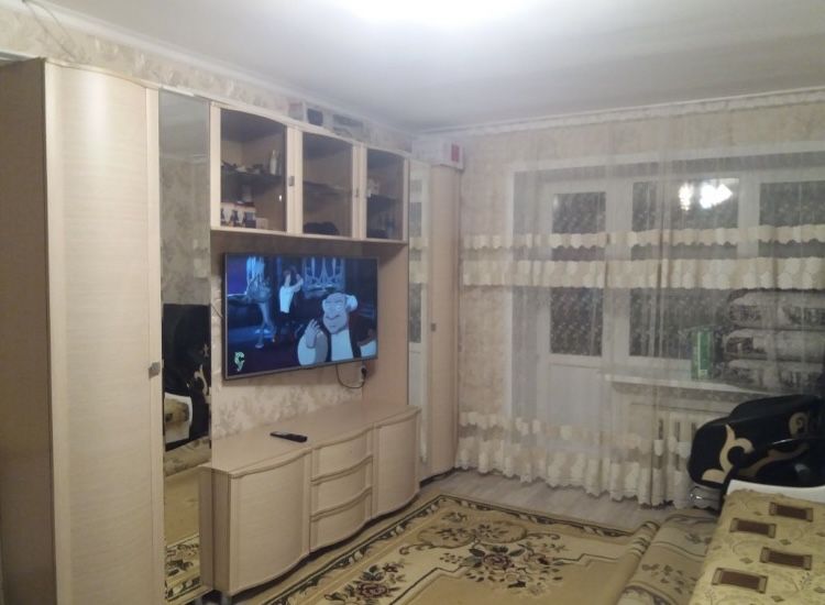 Продам стенку с двумя зеркалами