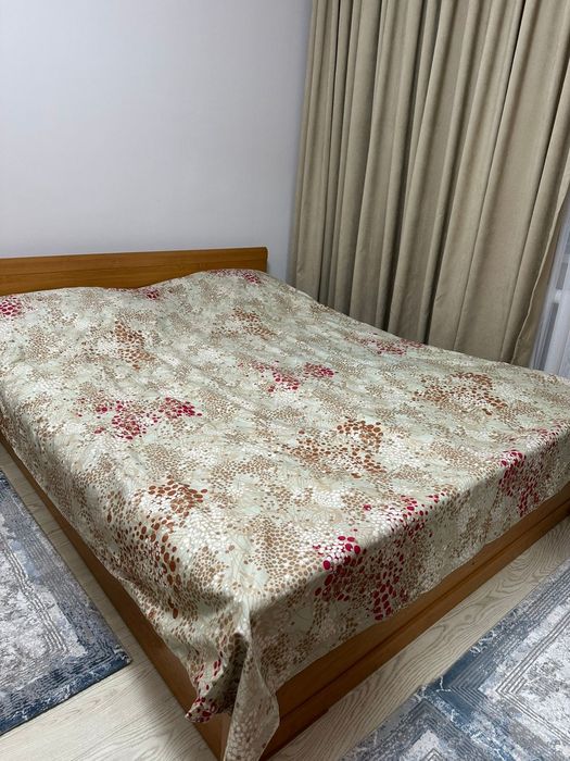 Продам кровать с матрасом