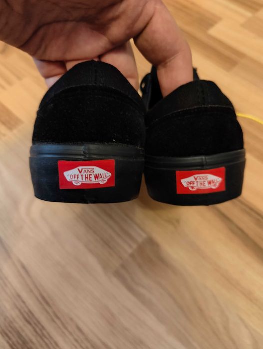Adidasi Vans nr 37 noi