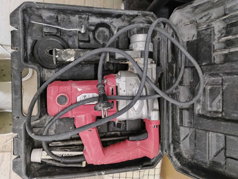 Продавам перфоратор Raider RD-HD52