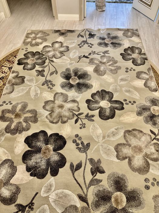 Серый ковер для спальных комнат