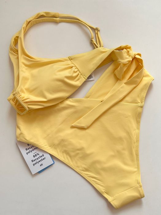 H&M нов бански от две части в наситен пастелно жълт цвят