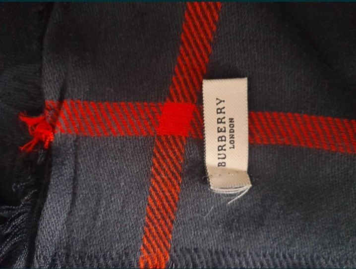 Esarfa/sal Burberry, casmir-matase,450 lei