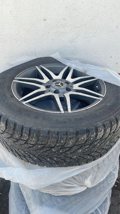 Продам диски оригинал 4шт r17