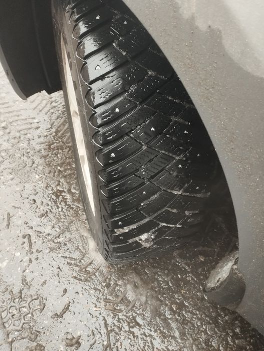 Резина зимняя Goodyear