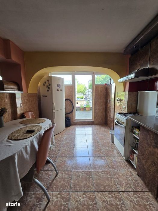 Apartament 4 camere zona Primăverii ( Romarta)
