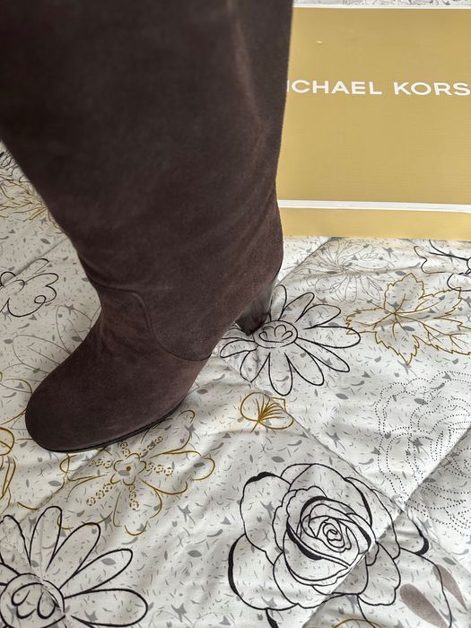 Чисто нови ботуши естествен велур Michael Kors, тъмно кафяви