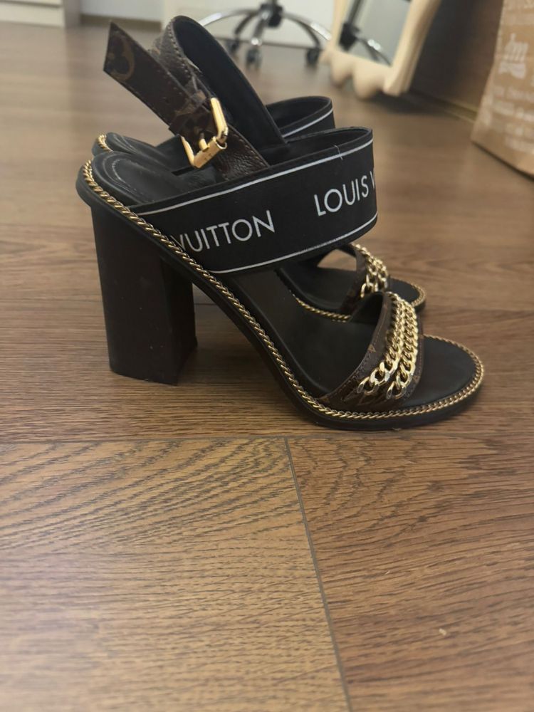 Сандали Louis Vuitton