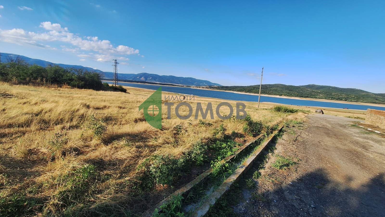 Урегулиран парцел до язовир Жребчево