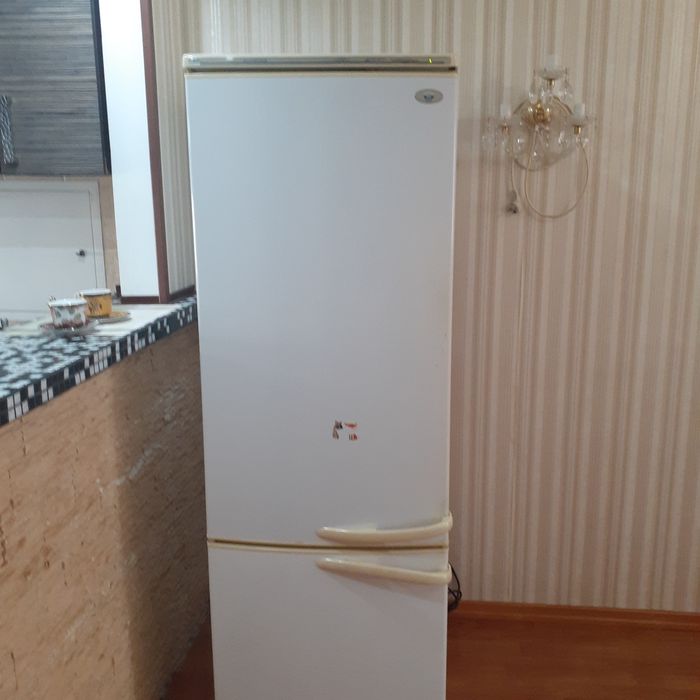 Бытовая техника холодильник