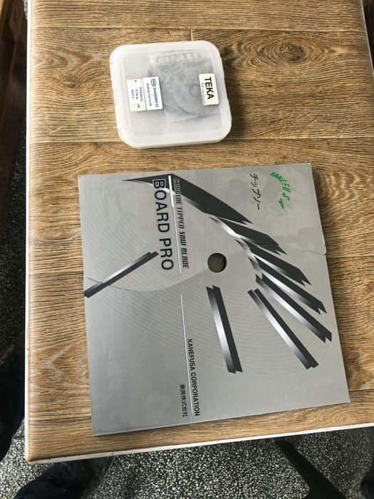 Диск и подрезвач за каретен циркуляр