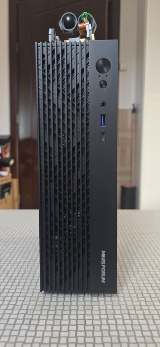 Продавам Minisforum minipc с Gigabyte 4060