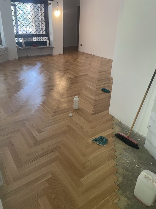 Montaj parchet , rașchetat,lăcuit și plinte-calitate garantată!