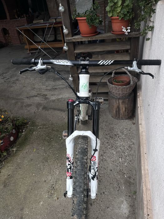 Vand bicicleta sau schimb cu kukirin