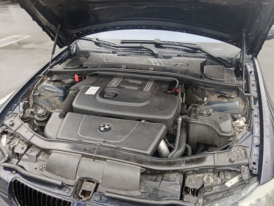 Bmw e 91 320d   .